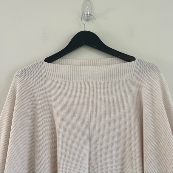 Lululemon Forward Flow Poncho Oatmeal Colour One Size - Picture 6 of 8